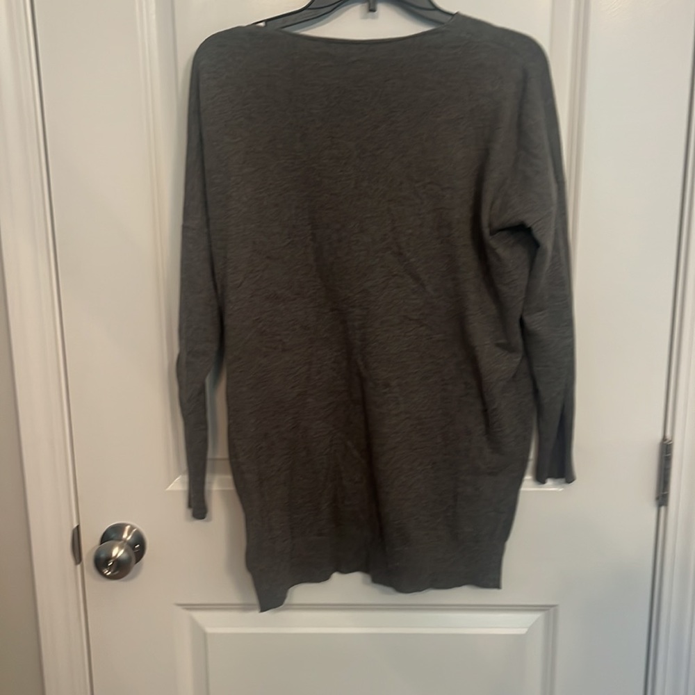 Gray sweater - Picture 4 of 4